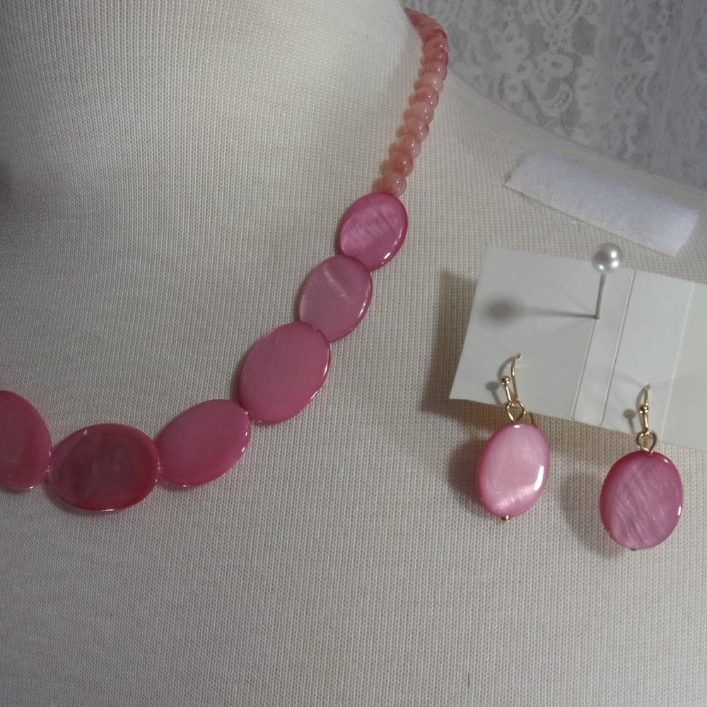 Pink Shell Necklace & Earring Set